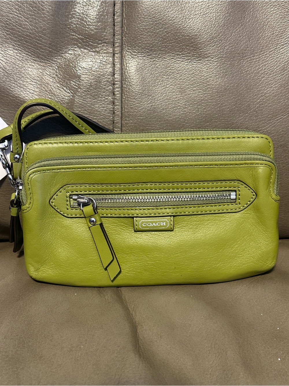Y2K Coach Grass Green Daisy Wristlet Clutch Silver Leather Wallet NWT